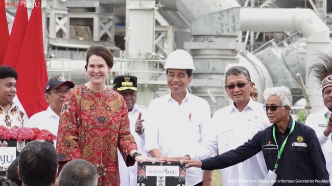 Jokowi Meresmikan Proyek Gas Besar, Dengan 70% Pekerja Berasal Dari Papua!