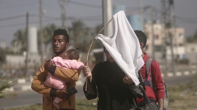 Warga Gaza Mengibarkan Bendera Putih Setelah Perintah Israel