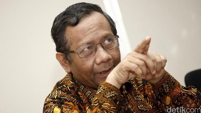 Datang ke Katedral, Mahfud MD Sampaikan Pesan Natal Ini