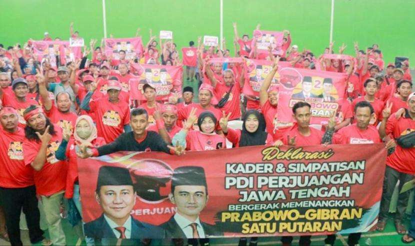Ratusan Kader dan Simpatisan PDIP Jateng Membelakangi Prabowo-Gibran dalam Pemilihan Presiden 2024