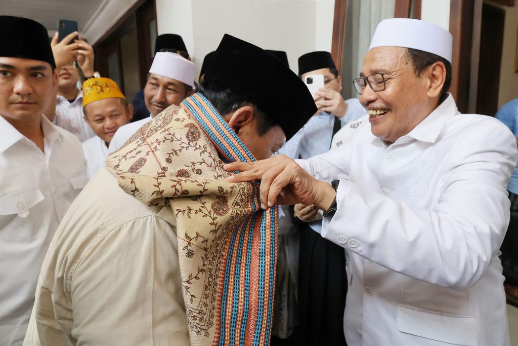 Pimpinan Ponpes Buntet Cirebon Mendukung Prabowo-Gibran dalam Pilpres 2024