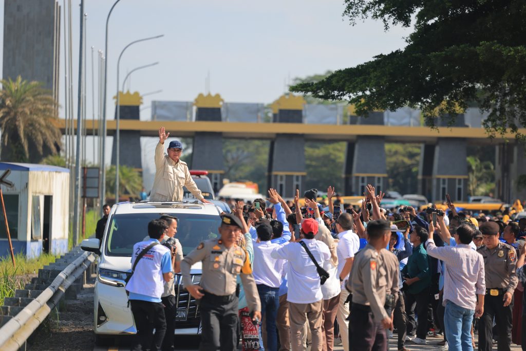 Prabowo: Untuk Presiden, Pilih yang di Tengah dan Membela Rakyat