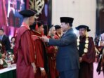 Prabowo Subianto Hadiri Wisuda UKRI: Kepada Anak-anak Muda, Jadilah Pemimpin yang Cinta Rakyat