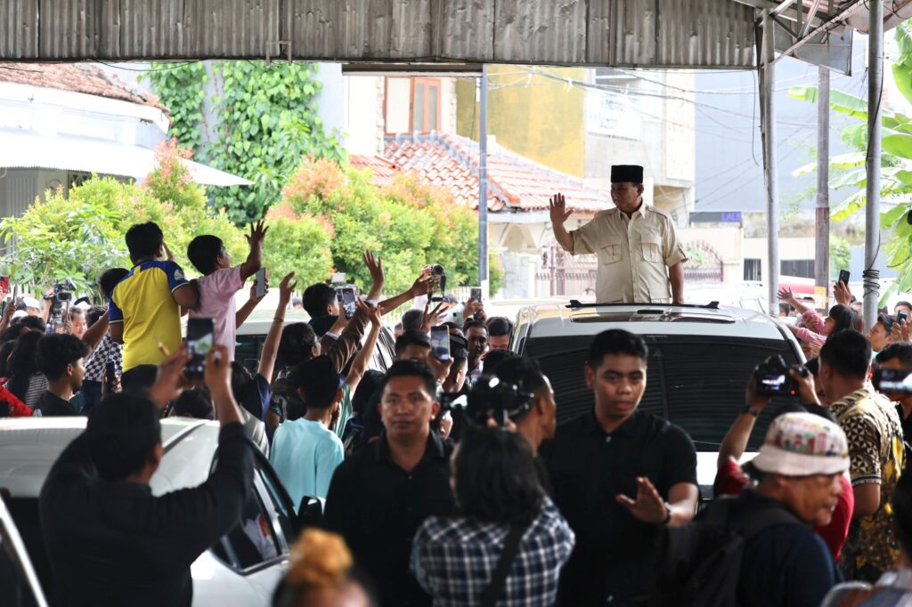 Prabowo Subianto Ziarah ke Makam Habib Ali Kwitang, Disambut Ratusan Warga