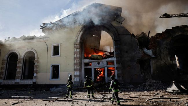 Stasiun Kereta Api di Ukraina Rusak Parah Akibat Serangan Rudal dari Rusia