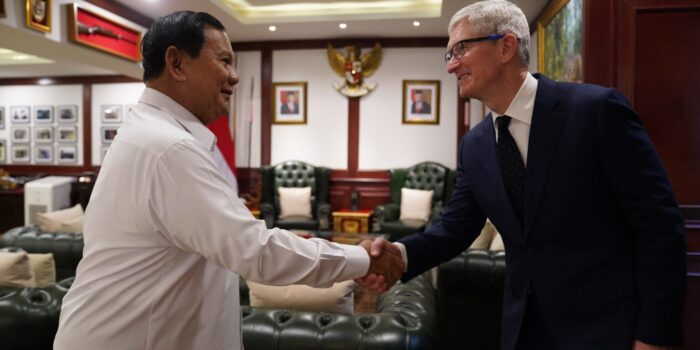 After Sending a Congratulatory Letter, Apple’s CEO Tim Cook Visits Prabowo Subianto, the President-Elect