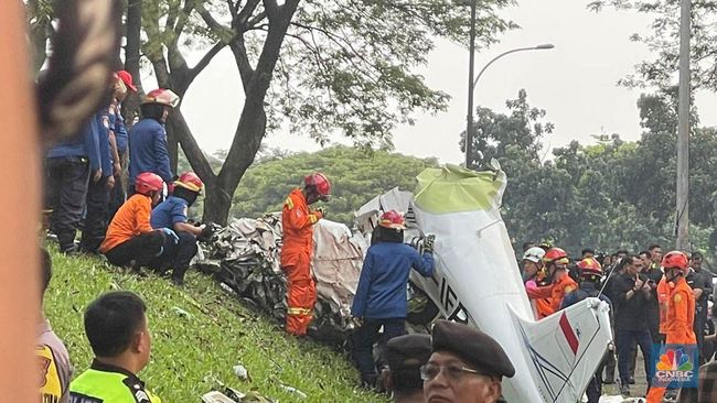 Tiga Orang Tewas dalam Kecelakaan Pesawat di BSD