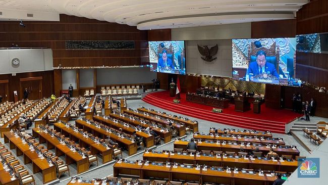 Sri Mulyani Mengajak DPR untuk Menjaga Keseimbangan APBN agar Negara Tidak Terjerumus ke Jurang Krisis