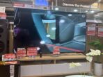 Pengunjung Senang Berbelanja TV LED di Transmart Dengan Diskon Besar Rp 5 Juta