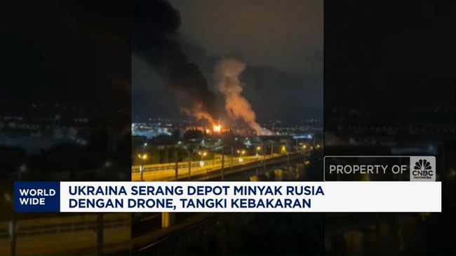 ukraina-serang-depot-minyak-rusia-dengan-drone-tangki-kebakaran-1754274601988_169.png